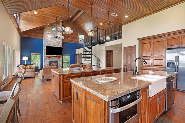 388 County Road 5597, Chireno, TX 75937