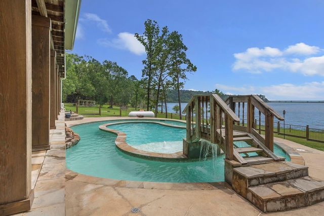 388 County Road 5597, Chireno, TX 75937