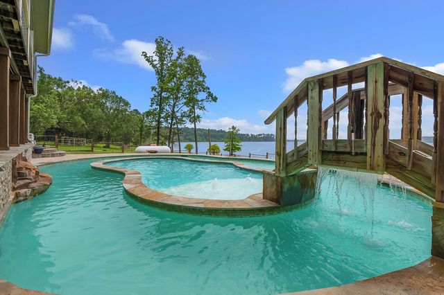 388 County Road 5597, Chireno, TX 75937