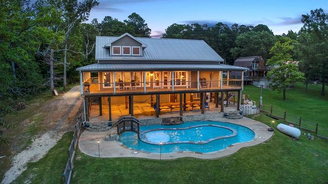 388 County Road 5597, Chireno, TX 75937