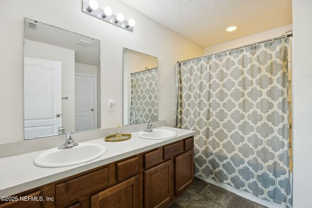 3580 SUMMIT OAKS Drive, Green Cove Springs, FL 32043