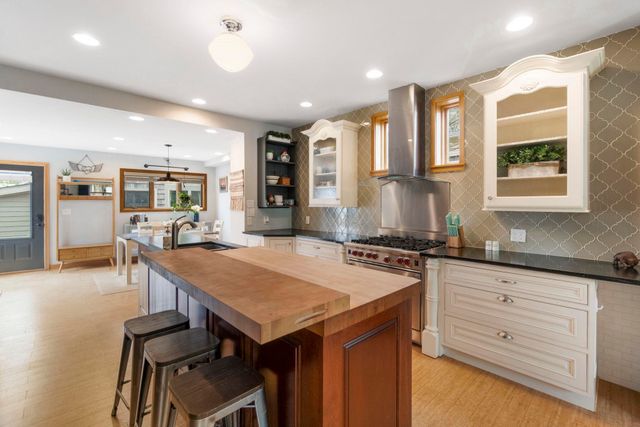 624 W 9th Street, Cedar Falls, IA 50613