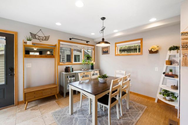 624 W 9th Street, Cedar Falls, IA 50613