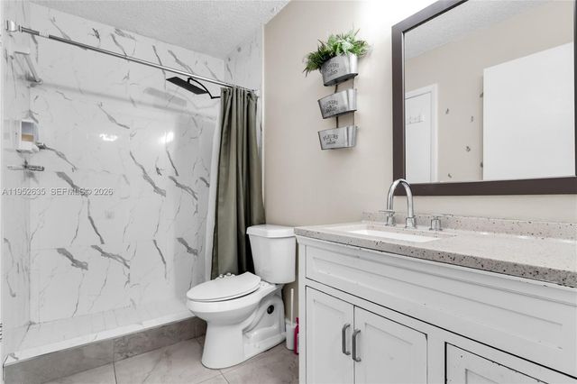 2690 W 76th St 104, Hialeah, FL 33016