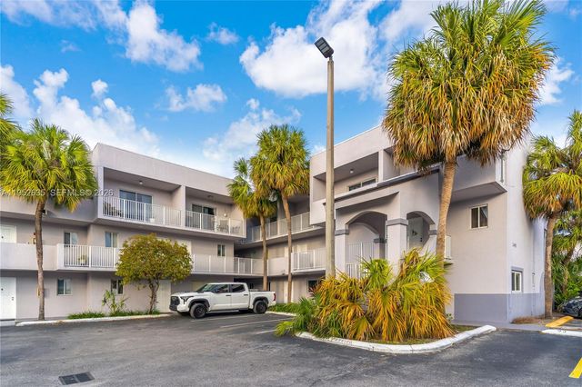 2690 W 76th St 104, Hialeah, FL 33016