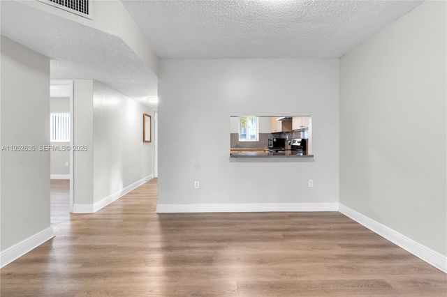 2690 W 76th St 104, Hialeah, FL 33016