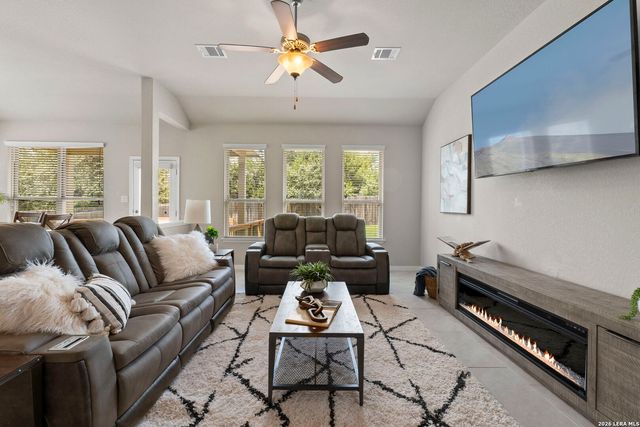 5013 Blue Ivy, Bulverde, TX 78163