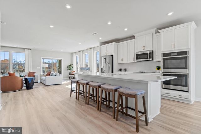 1103B DABNEY DR, Manassas Park, VA 20111