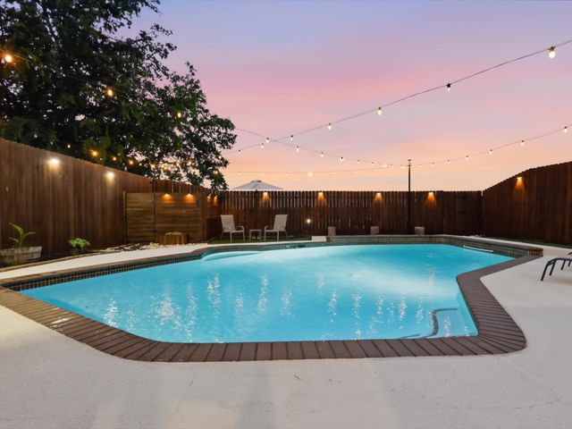 3109 Emerald Street, Bedford, TX 76021