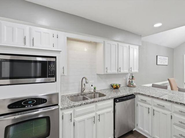 3109 Emerald Street, Bedford, TX 76021