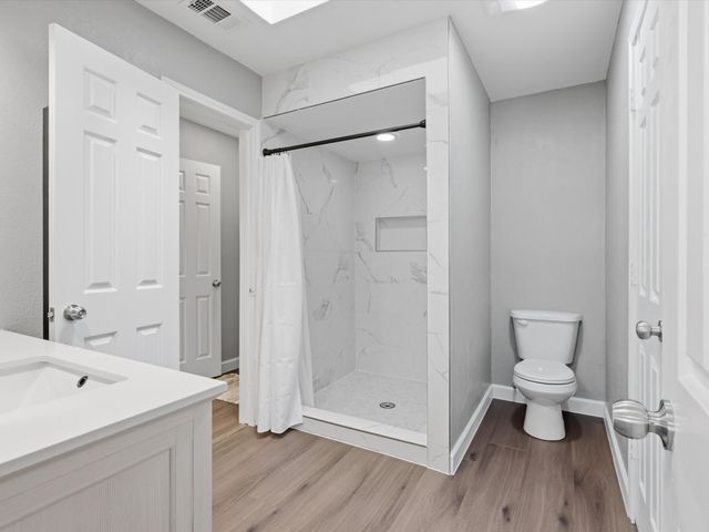 3109 Emerald Street, Bedford, TX 76021