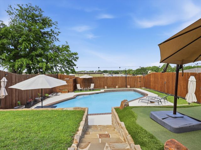 3109 Emerald Street, Bedford, TX 76021