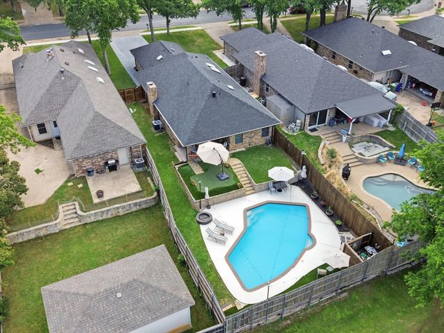 3109 Emerald Street, Bedford, TX 76021