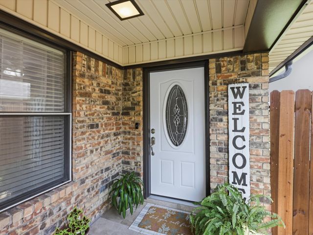 3109 Emerald Street, Bedford, TX 76021