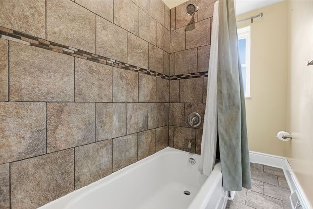 5276 Holmes St, Lawrenceville, PA 15201