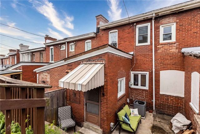 5276 Holmes St, Lawrenceville, PA 15201