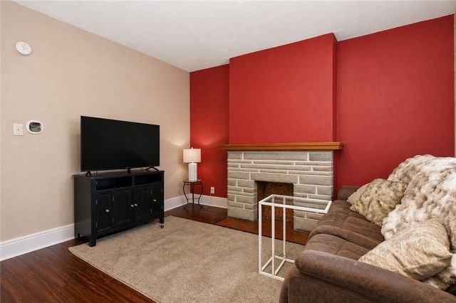 5276 Holmes St, Lawrenceville, PA 15201