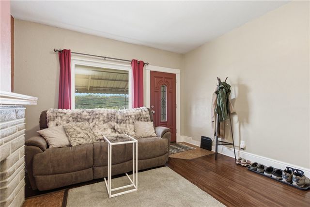 5276 Holmes St, Lawrenceville, PA 15201