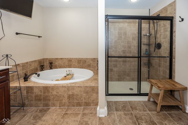 2540 Wineland Creek Drive, Carmel, IN 46074