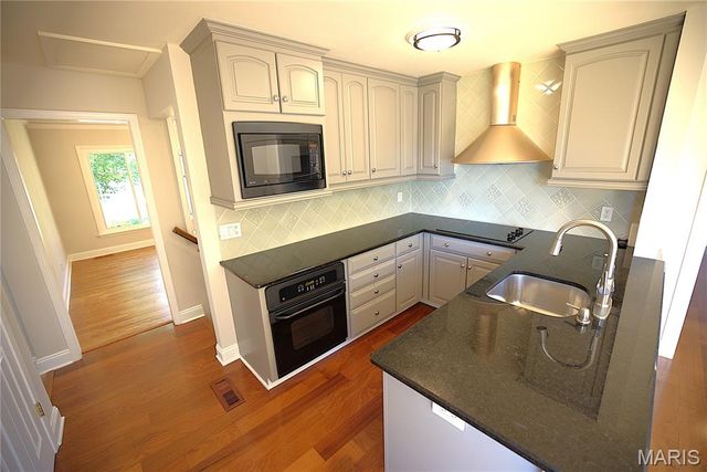 11161 Crickett Hill Drive, St Louis, MO 63146