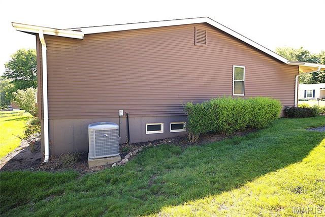 11161 Crickett Hill Drive, St Louis, MO 63146