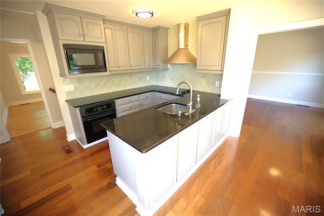 11161 Crickett Hill Drive, St Louis, MO 63146