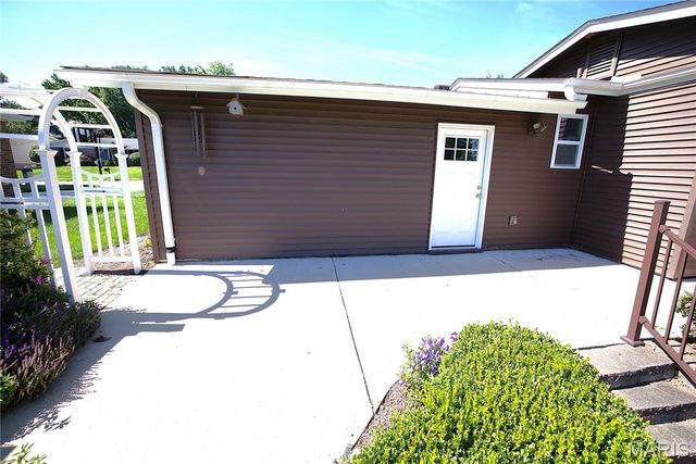 11161 Crickett Hill Drive, St Louis, MO 63146