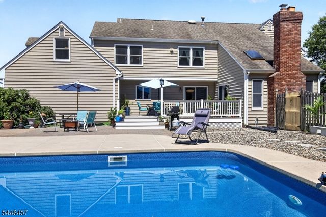 15 Hoffman Pl, Montgomery Twp., NJ 08502