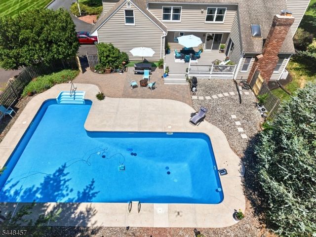 15 Hoffman Pl, Montgomery Twp., NJ 08502
