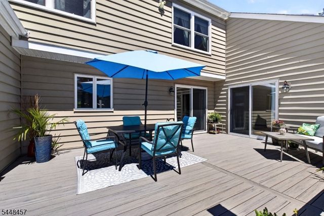 15 Hoffman Pl, Montgomery Twp., NJ 08502