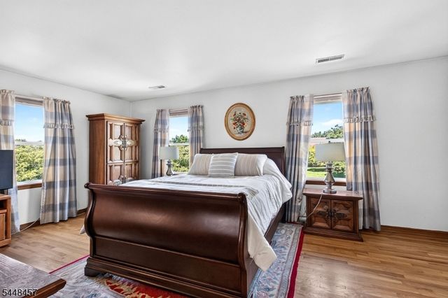 15 Hoffman Pl, Montgomery Twp., NJ 08502