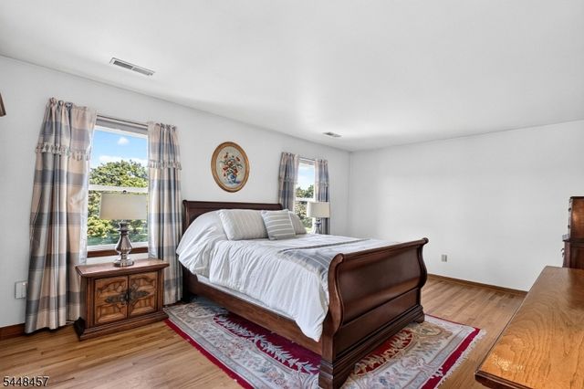 15 Hoffman Pl, Montgomery Twp., NJ 08502