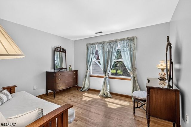 15 Hoffman Pl, Montgomery Twp., NJ 08502