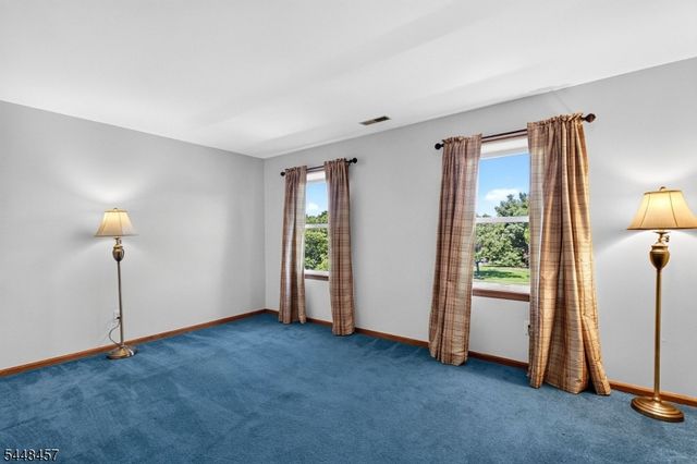 15 Hoffman Pl, Montgomery Twp., NJ 08502