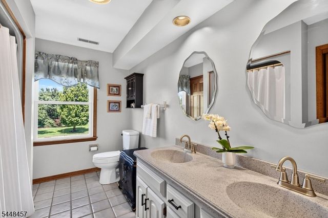 15 Hoffman Pl, Montgomery Twp., NJ 08502