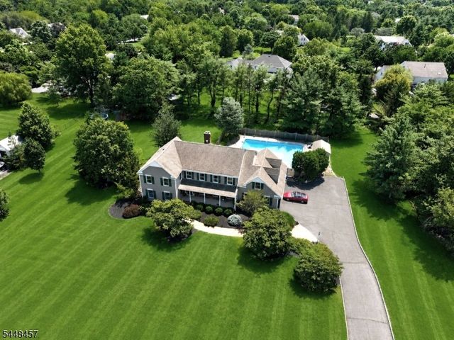 15 Hoffman Pl, Montgomery Twp., NJ 08502