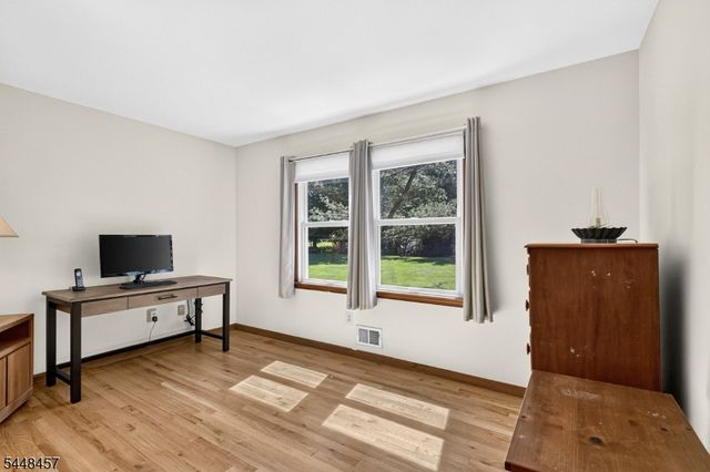 15 Hoffman Pl, Montgomery Twp., NJ 08502