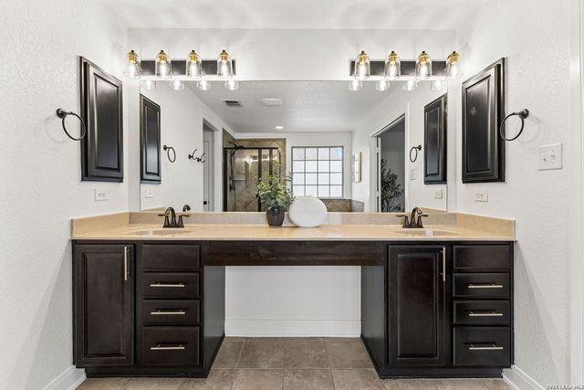 109 Rattlesnake Bluff, Boerne, TX 78006