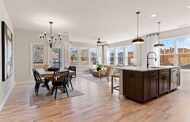 399 Neponset 213, Canton, MA 02021