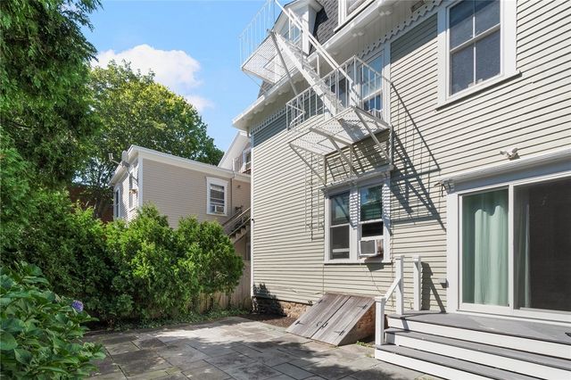 109 Church Street 3, Newport, RI 02840