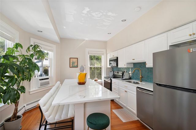 109 Church Street 3, Newport, RI 02840