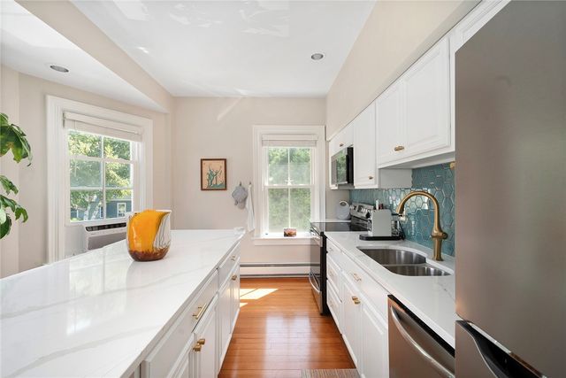 109 Church Street 3, Newport, RI 02840