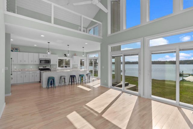 812 Rosebud AVENUE, Twin Lakes, WI 53181