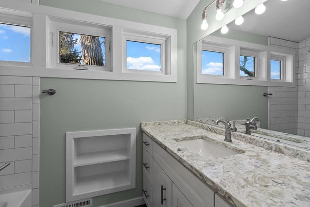 812 Rosebud AVENUE, Twin Lakes, WI 53181