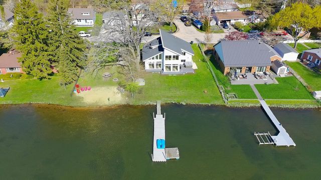 812 Rosebud AVENUE, Twin Lakes, WI 53181