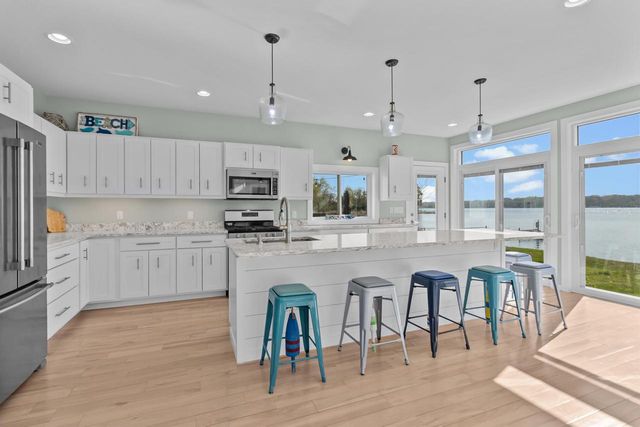 812 Rosebud AVENUE, Twin Lakes, WI 53181