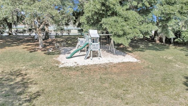 5556 GROVE MANOR, Lady Lake, FL 32159