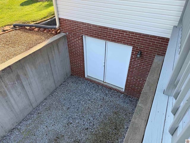 1153 Briensburg-Tatumsville Rd, Benton, KY 42025