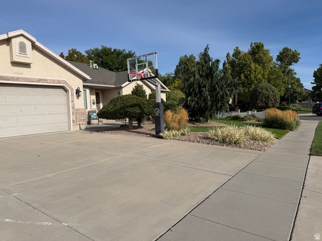 12548 S HARVEST SPRING LN, Riverton, UT 84096