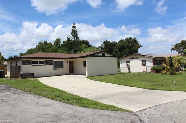 1762 Bonnie CT, Fort Myers, FL 33901